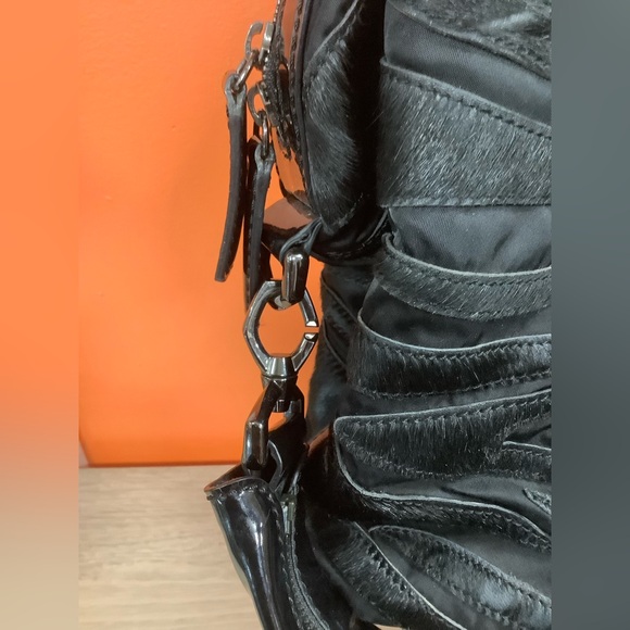 Givenchy Medium Nightingale Fur and Patent Bag - Picture 10 of 16